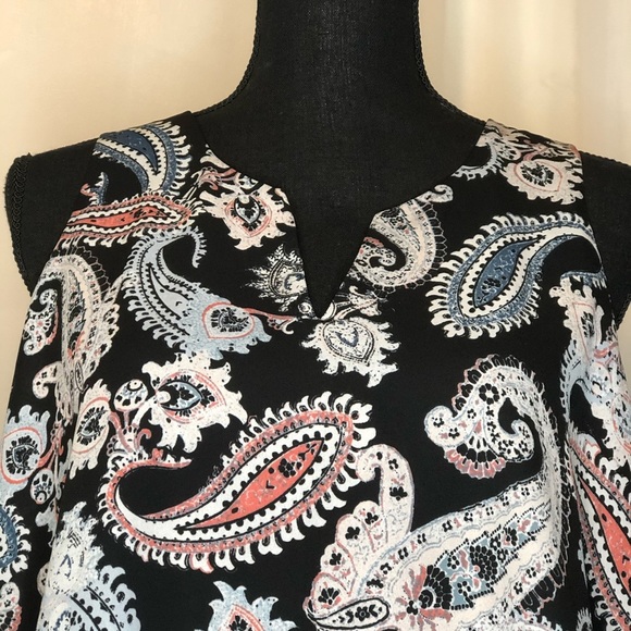 Layered Paisley V-Neck Crop Top Sleeveless - Picture 2 of 5